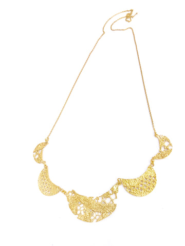09. Lazy Lace Necklace